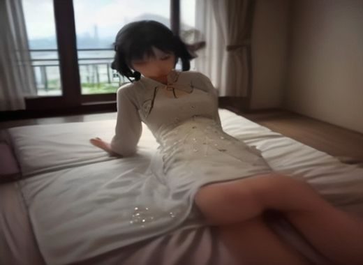 男女亲密关系沟通场景，两人面对面坐在温暖室内，表情专注而放松，暖光氛围强调信任与沟通的重要性，体现男女做爱前的情感连接